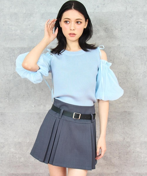 ANAP(アナップ)の「オープン ショルダー パフスリーブ シフォン ドッキング トップス(Tシャツ/カットソー・レディース・ブラック/ブルー/オフホワイト・FREE)」の3枚目の写真