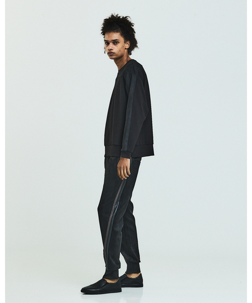 5351 POUR LES HOMMES(ゴーサンゴーイチプールオム)の「コンビネーション スエード 長袖Tシャツ(Tシャツ/カットソー・メンズ・ホワイト/ブラック/チャコールグレー・44/46/48/50)」の4枚目の写真