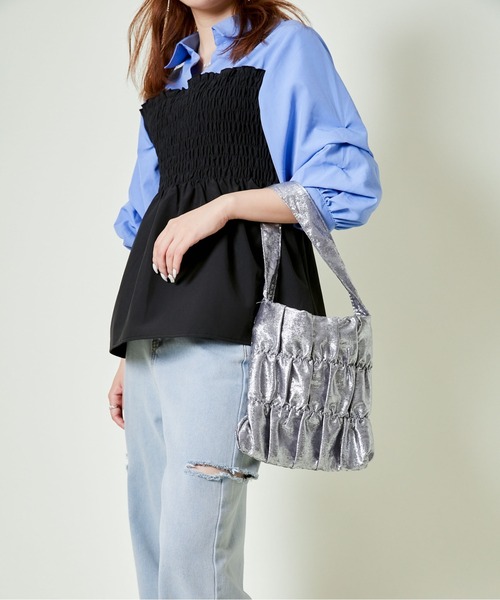 GORGE(ゴージ)の「《シャーリング×立体フォルム》レディース ミニトートバッグ 軽量 春夏秋冬(トートバッグ・レディース・ブラック/アイボリー/グレー・F)」の4枚目の写真