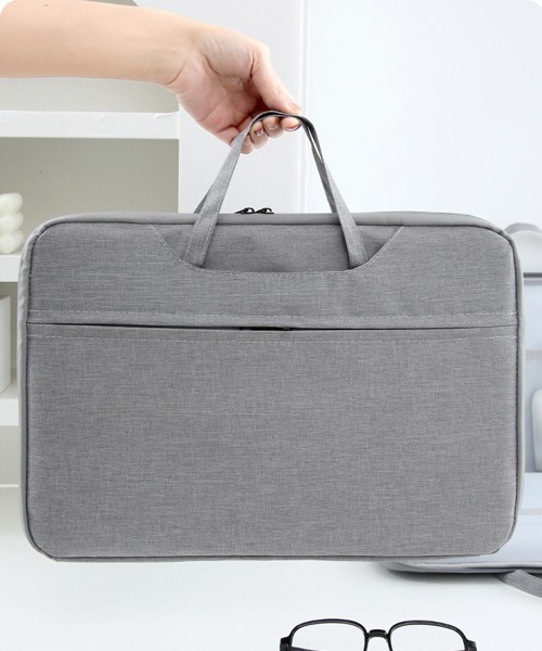Fun & Daily(ファンアンドデイリー)の「Nylon OX PC Case & Bag(PC・タブレットケース・メンズ・グレー/ブラック・FREE)」の2枚目の写真