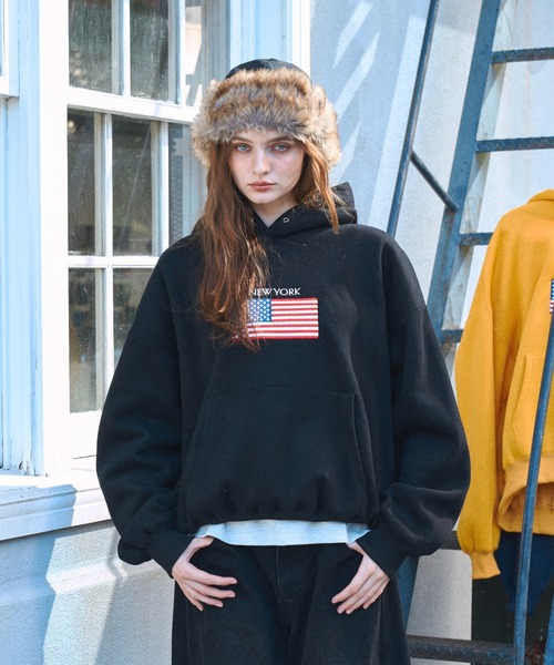 BENUA（ベヌア）の「刺繍フーディー - embroidery hoodie -（パーカー 