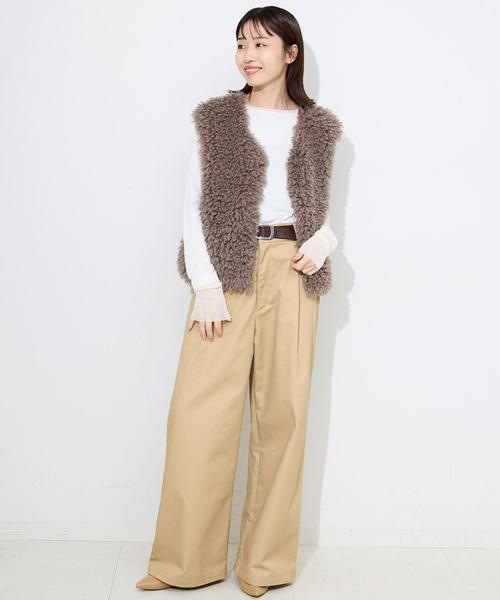 SLOBE IENA（スローブイエナ）の「チノタックワイドパンツ（チノパンツ・レディース・ベージュ・40/38/36）」の2枚目の写真