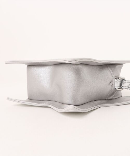 HAKKA KIDS（ハッカキッズ）の「星形ポシェット（ショルダーバッグ・キッズ・シルバー/ゴールド・FREE）」の4枚目の写真