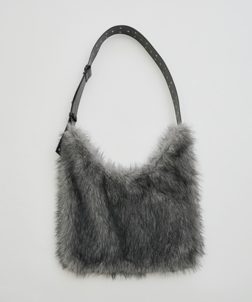 DTYYPE（ドタイプ）の「スタッズショルダーフェイクファーバッグ（ショルダーバッグ・レディース・グレー/ブラウン・FREE）」の9枚目の写真