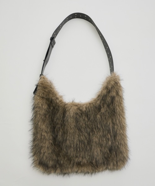 DTYYPE（ドタイプ）の「スタッズショルダーフェイクファーバッグ（ショルダーバッグ・レディース・グレー/ブラウン・FREE）」の16枚目の写真