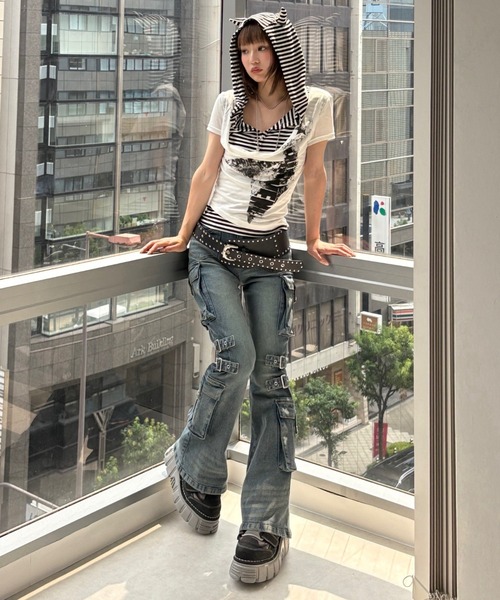 Never mind the XU（ネバーマインドザエックスユー）の「【NMTXU】flare cargo denim pants / 【エヌエムティーエックスユー】ウォッシュドフレアカーゴデニムパンツ（デニムパンツ・レディース・ブルー/ブラック・S/M）」の20枚目の写真