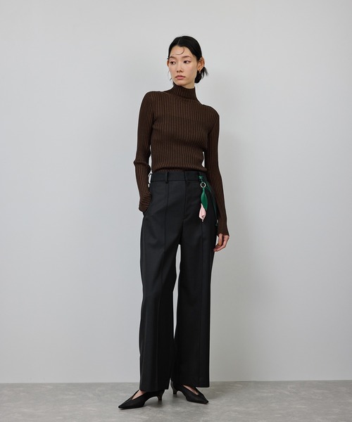 ROPE'(ロペ)の「梳毛ギャバ プリーテッド ワイドパンツ(その他パンツ・レディース・ブラック/ネイビー・36/38)」の3枚目の写真