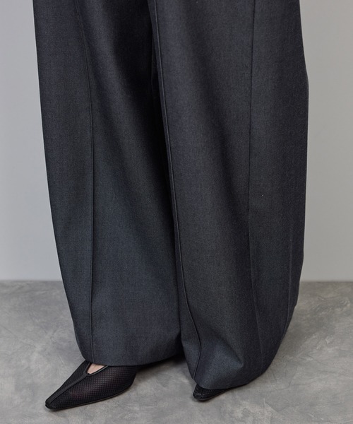 ROPE'(ロペ)の「梳毛ギャバ プリーテッド ワイドパンツ(その他パンツ・レディース・ブラック/ネイビー・36/38)」の13枚目の写真