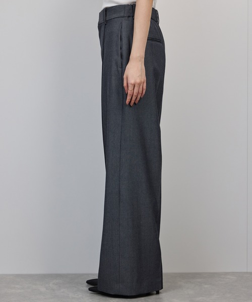 ROPE'(ロペ)の「梳毛ギャバ プリーテッド ワイドパンツ(その他パンツ・レディース・ブラック/ネイビー・36/38)」の8枚目の写真