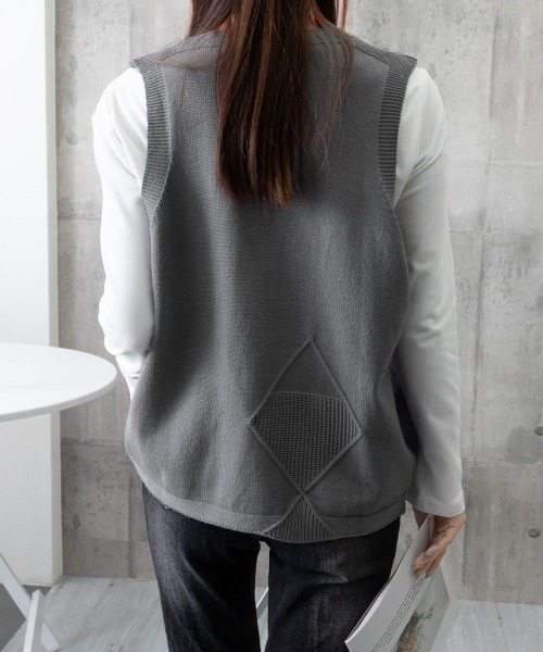 Miniministore（ミニミニストア）の「ニットベスト レディース 前開きチョッキ（ベスト・レディース・ブラック/ブラウン/グレー/グリーン/ライトベージュ/ダークベージュ・FREE）」の12枚目の写真