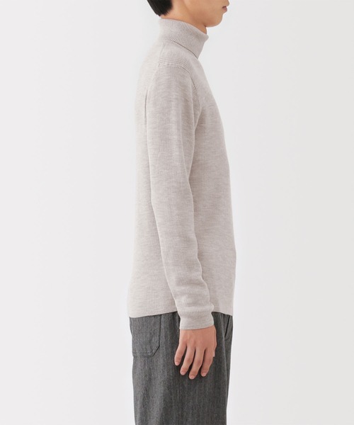 無印良品（ムジルシリョウヒン）の「紳士　洗えるウールリブタートルネックセーター（ニット/セーター・メンズ・キャメル/チャコールグレー/オフホワイト/オートミール/ブラック/ボルドー・S/XL/L/M）」の11枚目の写真