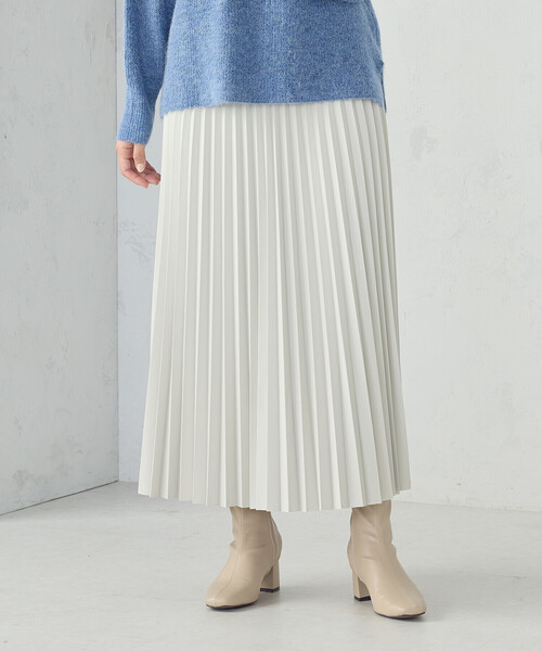 COMME CA MODELS（コムサモデルズ）の「合成皮革プリーツスカート（スカート・レディース・ベージュ/ブラウン/ブラック/グレイッシュベージュ・SMALL/MEDIUM/LARGE）」の4枚目の写真