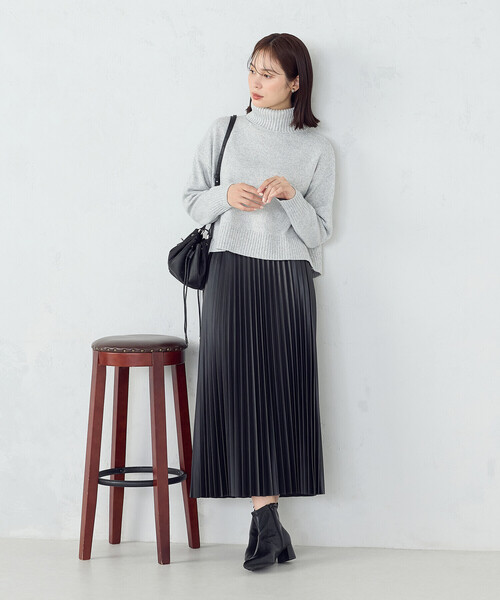 COMME CA MODELS（コムサモデルズ）の「合成皮革プリーツスカート（スカート・レディース・ベージュ/ブラウン/ブラック/グレイッシュベージュ・SMALL/MEDIUM/LARGE）」の6枚目の写真