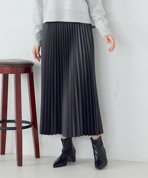 COMME CA MODELS（コムサモデルズ）の「合成皮革プリーツスカート（スカート・レディース・ベージュ/ブラウン/ブラック/グレイッシュベージュ・SMALL/MEDIUM/LARGE）」の8枚目の写真