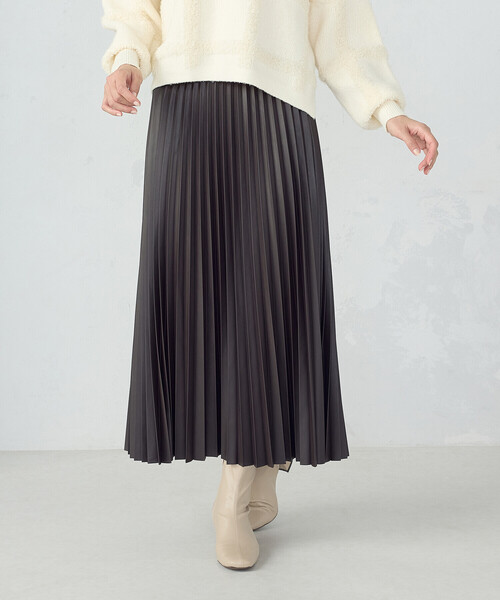 COMME CA MODELS（コムサモデルズ）の「合成皮革プリーツスカート（スカート・レディース・ベージュ/ブラウン/ブラック/グレイッシュベージュ・SMALL/MEDIUM/LARGE）」の12枚目の写真