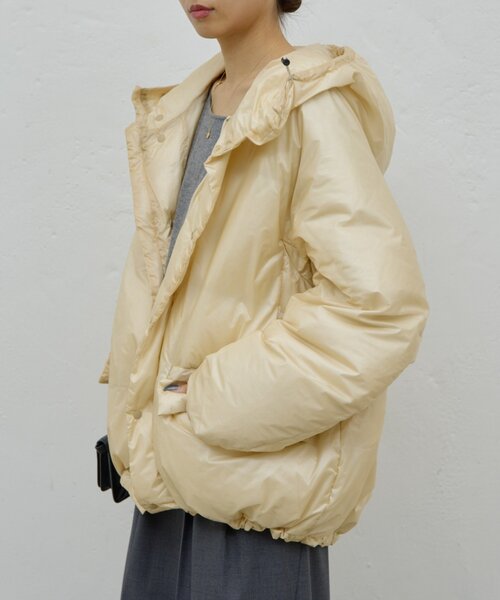 GALLARDAGALANTE(ガリャルダガランテ)の「【REMI RELIEF】【撥水性素材】超軽量ナイロンダウンジャケット/別注(ダウンジャケット/コート・レディース・ベージュ/ブラウン・FREE)」の22枚目の写真