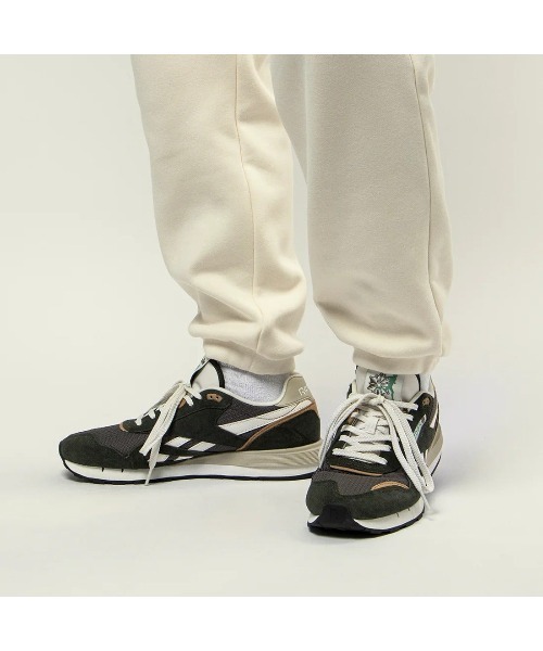 Reebok（リーボック）の「クラシック ナイロン 89 / CLASSIC NYLON 89（スニーカー・メンズ・グレー/グリーン/ブラウン・22.5cm/23.0cm/23.5cm/24.5cm/24.0cm/25.0cm/25.5cm/26.0cm/26.5cm/27.0cm/27.5cm/28.0cm/28.5cm/29.0cm）」の6枚目の写真