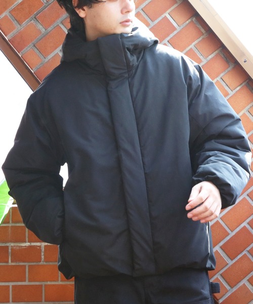 ８(eight)（エイト）の「撥水加工ポリピーチ中綿防風ジャケット（ダウンジャケット/コート・メンズ・ブラック/カーキ・SMALL/MEDIUM/X-LARGE/XX-LARGE/LARGE）」の3枚目の写真