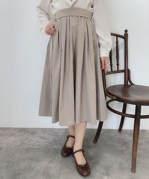 an another angelus（アンアナザーアンジェラス）の「リボンベルト撥水ギャザースカート/fint フィント（スカート・レディース・ベージュ/ネイビー・FREE）」の2枚目の写真