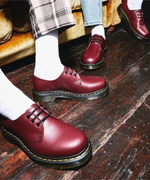 Dr. Martens(ドクターマーチン)の「Dr. MARTENS 1461 3 HOLE SHOE(ドクターマーチン 1461 3 ホール シューズ)(ドレスシューズ・メンズ・ブラック/チェリーレッド・28cm/27cm/26cm/25cm/29cm)」の16枚目の写真