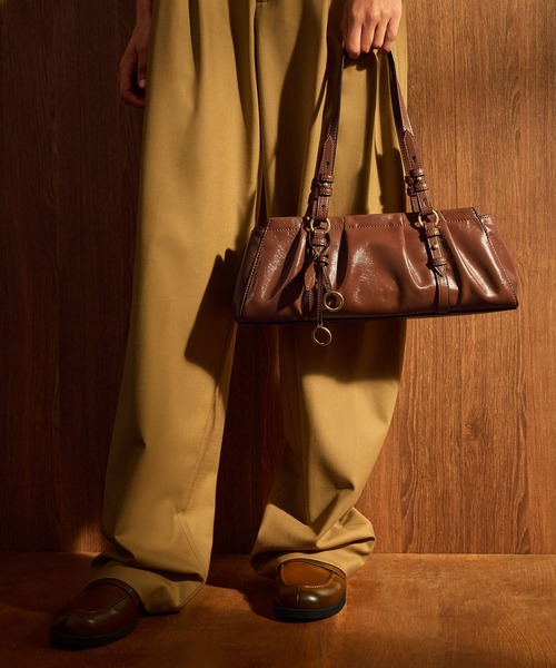 Britton ブリットン ルーシュドイロンゲイトショルダーバッグ（トート