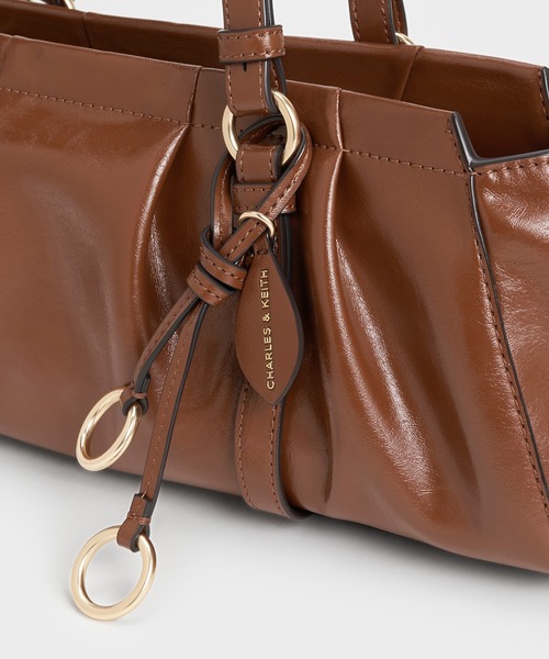 CHARLES & KEITH（チャールズ & キース）の「Britton ブリットン ルーシュドイロンゲイトショルダーバッグ（トートバッグ・レディース・ブラック/チョコ・M）」の12枚目の写真