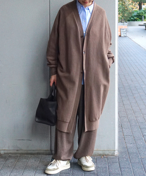JOURNAL STANDARD LUXE（ジャーナルスタンダード　ラックス）の「パイル Vネック-カーディガン（カーディガン/ボレロ・レディース・ブラウン/ネイビー・FREE）」の4枚目の写真