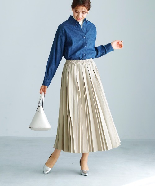 Emilyan（エミリアン）の「【 一枚で着映える 】 ピーチスキン・変形アコーディオンプリーツスカート（スカート・レディース・チャコールグレー/グレイッシュベージュ・M）」の7枚目の写真