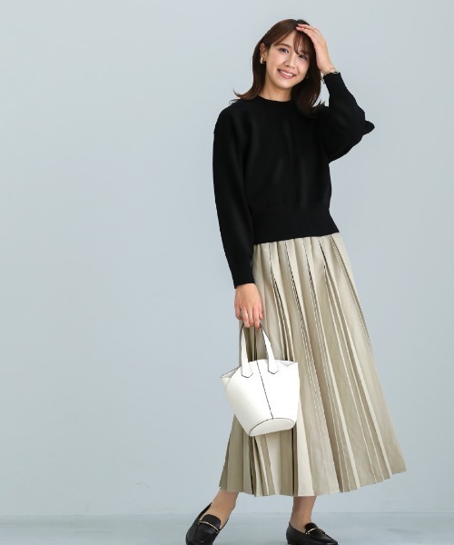 Emilyan（エミリアン）の「【 一枚で着映える 】 ピーチスキン・変形アコーディオンプリーツスカート（スカート・レディース・チャコールグレー/グレイッシュベージュ・M）」の5枚目の写真