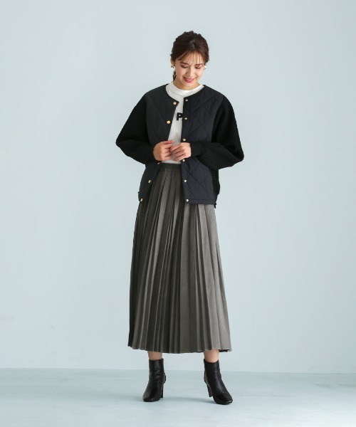 Emilyan（エミリアン）の「【 一枚で着映える 】 ピーチスキン・変形アコーディオンプリーツスカート（スカート・レディース・チャコールグレー/グレイッシュベージュ・M）」の4枚目の写真