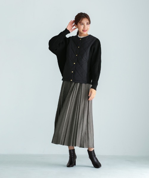 Emilyan（エミリアン）の「【 一枚で着映える 】 ピーチスキン・変形アコーディオンプリーツスカート（スカート・レディース・チャコールグレー/グレイッシュベージュ・M）」の3枚目の写真