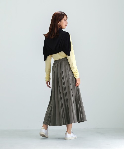 Emilyan（エミリアン）の「【 一枚で着映える 】 ピーチスキン・変形アコーディオンプリーツスカート（スカート・レディース・チャコールグレー/グレイッシュベージュ・M）」の21枚目の写真