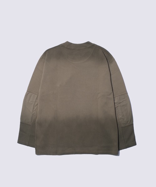 and wander（アンドワンダー）の「【and wander/アンドワンダー】ROA garment dye waffle pocket L/S T（Tシャツ/カットソー・メンズ・ベージュ/ブラック・M/L/XL）」の4枚目の写真