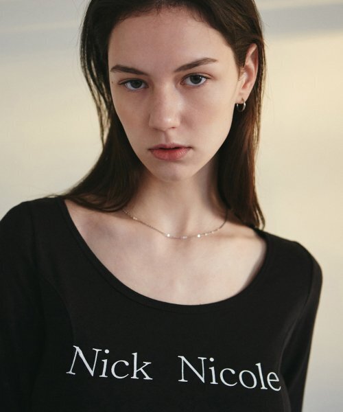NICK&NICOLE(ニックアンドニコール)の「NICOLE CUTTING LINE CROP TEE_BLACK(Tシャツ/カットソー・レディース・その他・FREE)」の2枚目の写真