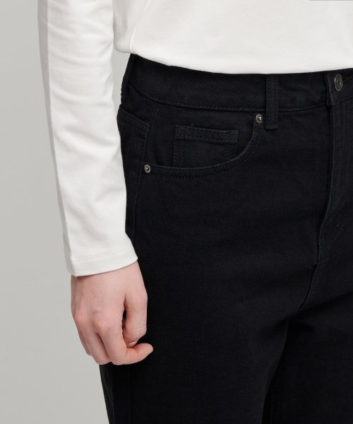 MUSINSA STANDARD WOMAN（ムシンサスタンダードウーマン）の「ウーマンズマムフィットデニムパンツ[ブラック]（デニムパンツ・レディース・その他・24/25）」の4枚目の写真