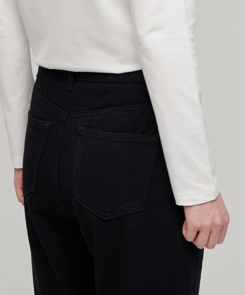 MUSINSA STANDARD WOMAN（ムシンサスタンダードウーマン）の「ウーマンズマムフィットデニムパンツ[ブラック]（デニムパンツ・レディース・その他・24/25）」の5枚目の写真