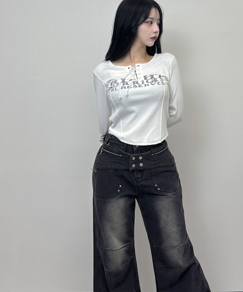 FOLLOWIN(フォロウィン)の「クロスベルト フレアデニムパンツ(デニムパンツ・レディース・ブルー/ブラック・LARGE/MEDIUM/SMALL)」の4枚目の写真