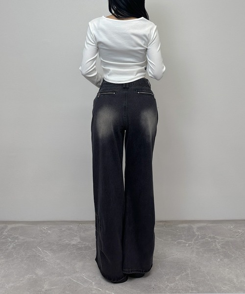 FOLLOWIN(フォロウィン)の「クロスベルト フレアデニムパンツ(デニムパンツ・レディース・ブルー/ブラック・LARGE/MEDIUM/SMALL)」の11枚目の写真