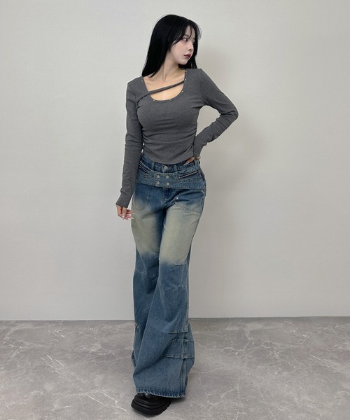 FOLLOWIN(フォロウィン)の「クロスベルト フレアデニムパンツ(デニムパンツ・レディース・ブルー/ブラック・LARGE/MEDIUM/SMALL)」の12枚目の写真