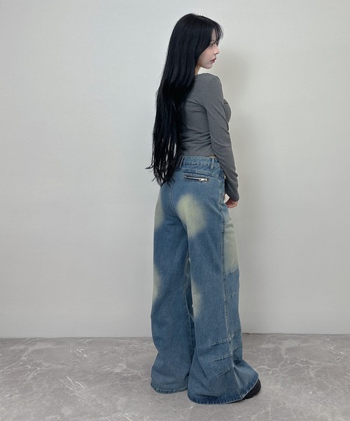 FOLLOWIN(フォロウィン)の「クロスベルト フレアデニムパンツ(デニムパンツ・レディース・ブルー/ブラック・LARGE/MEDIUM/SMALL)」の17枚目の写真