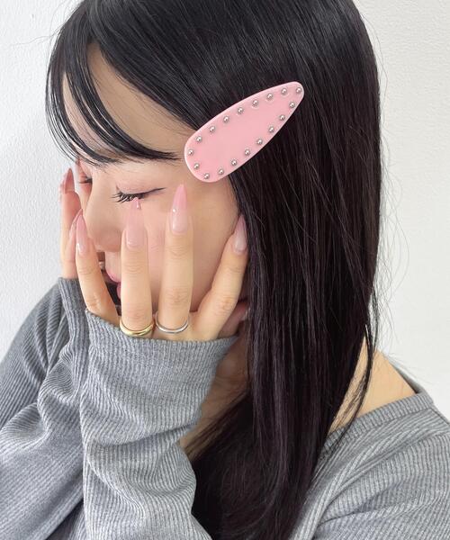 WEGO(ウィゴー)の「WEGO/メタルスタッズクリップ(バレッタ/ヘアクリップ・レディース・ベージュ/ブラウン/ブラック/ライトピンク・FREE)」の4枚目の写真
