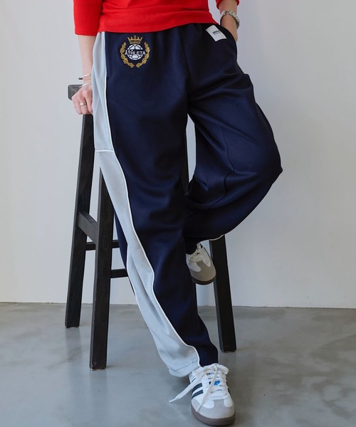 ATHLETA（アスレタ）の「［ athleta ］トラックカーブパンツ（その他パンツ・レディース・ブラック/ネイビー・M/L）」の2枚目の写真