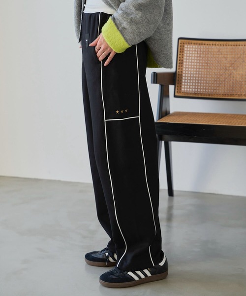 ATHLETA（アスレタ）の「［ athleta ］トラックカーブパンツ（その他パンツ・レディース・ブラック/ネイビー・M/L）」の19枚目の写真