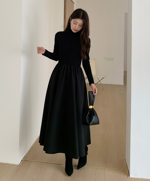 by LEGNA(バイレグナ)の「タートルネックドッキングロングワンピース(ワンピース・レディース・ブラック/ブラック×ベージュ・LARGE/MEDIUM)」の2枚目の写真