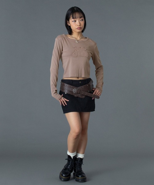 X-girl（エックスガール）の「DISTRESSED LOGO PATCH L/S COMPACT TOP（Tシャツ/カットソー・レディース・グレー/ブラウン・ONE SIZE）」の17枚目の写真