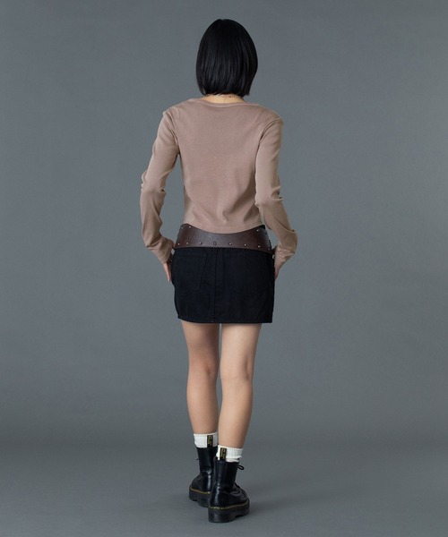 X-girl（エックスガール）の「DISTRESSED LOGO PATCH L/S COMPACT TOP（Tシャツ/カットソー・レディース・グレー/ブラウン・ONE SIZE）」の20枚目の写真