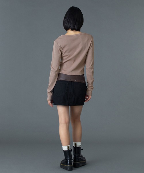 X-girl（エックスガール）の「DISTRESSED LOGO PATCH L/S COMPACT TOP（Tシャツ/カットソー・レディース・グレー/ブラウン・ONE SIZE）」の21枚目の写真