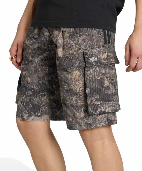 adidas(アディダス)の「adidas ADILENIUM 5.0 CARGO SHORTS / アディダス アディレニウム シーズン 5 AOP カーゴ ショーツ(カーゴパンツ・メンズ・マルチ・36inch/34inch/32inch/30inch/26inch/25inch/24inch)」の2枚目の写真