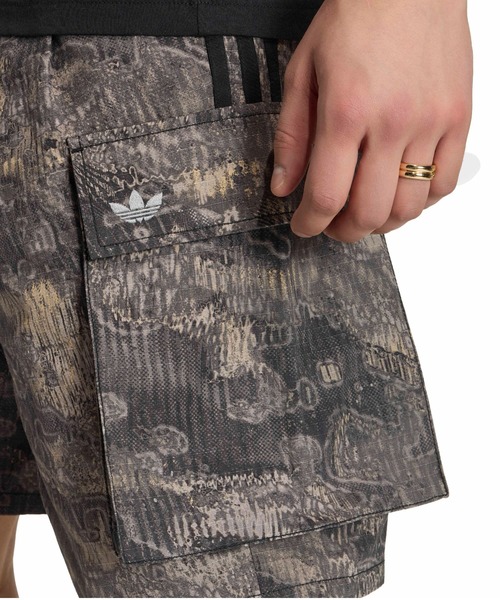 adidas(アディダス)の「adidas ADILENIUM 5.0 CARGO SHORTS / アディダス アディレニウム シーズン 5 AOP カーゴ ショーツ(カーゴパンツ・メンズ・マルチ・36inch/34inch/32inch/30inch/26inch/25inch/24inch)」の5枚目の写真