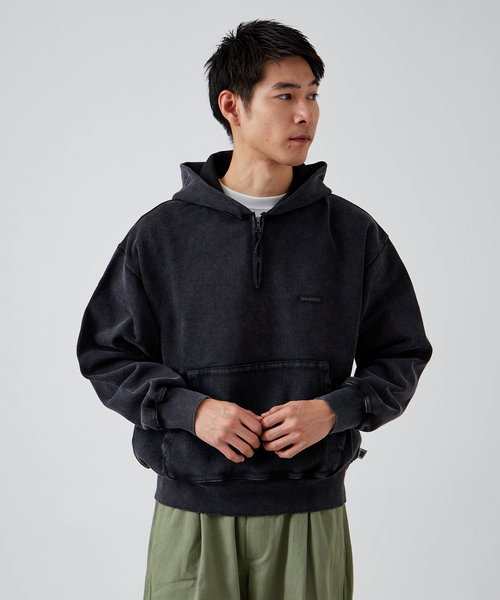 B.C STOCK(ベーセーストック)の「【ANTS & ELEPHANTS】フェード加工 ハーフジップパーカー(パーカー・メンズ・ブラック/グレー/レッド/カーキ・MEDIUM/LARGE)」の6枚目の写真